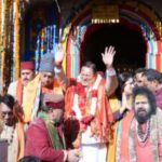 केदारनाथ धाम के कपाट खुले, महादेव के जयकारे से गूंज उठा वातावरण, हुई पुष्प वर्षा