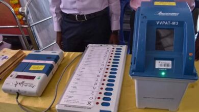 EVM के बटन पर गोंद या परफ्यूम लगाने पर होगी सख्त कार्रवाई, बंगाल चुनाव से पहले EC का अलर्ट