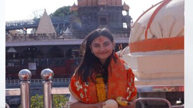 बाबा महाकाल के दर पहुंचे एक्ट्रेस जानकी बोदीवाला, नंदी महाराज के कानों में कहि मनोकामना