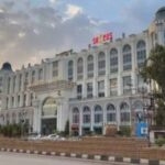 करेंसी टावर में लिफ्ट फेल, सुरक्षा पर सवाल: IAS के बाद अब कांग्रेस नेता भी फंसे