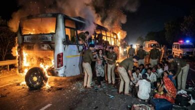 Gwalior में बस हादसा, टायर फटने के बाद लगी आग; पुलिस ने कांच तोड़कर 16 लोगों को बचाया