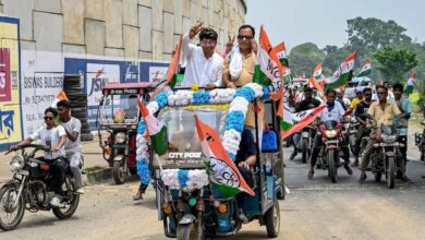 बंगाल में बाइक रैली पर सख्ती: पीछे बैठना भी पड़ा भारी, चुनाव आयोग का बड़ा फैसला