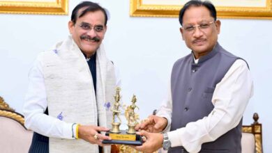 मुख्यमंत्री से सांसद विष्णु दत्त शर्मा ने की सौजन्य मुलाकात