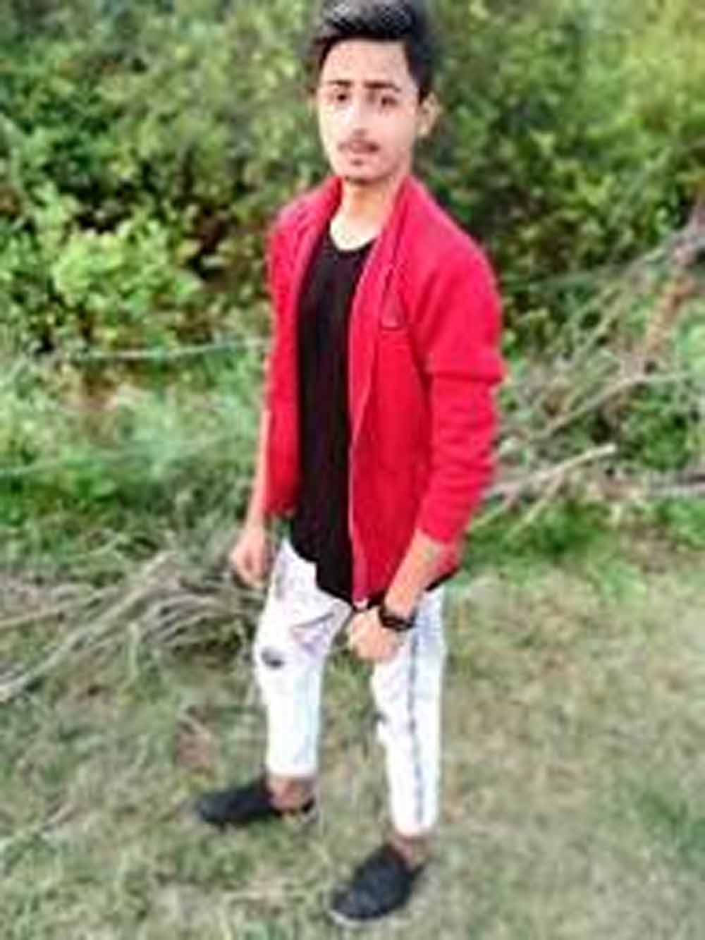 पाकुड़ पुलिस की बड़ी कार्रवाई: 13 मामलों में वांछित अमन अंसारी दबोचा गया