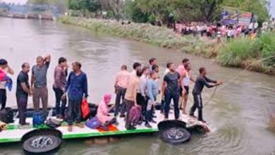 कानपुर में बड़ा हादसा: यात्रियों से भरी बस नहर में गिरी, कई घायल