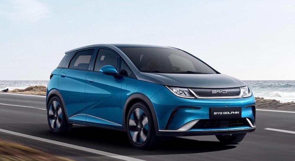 अब रेंज की टेंशन खत्म! BYD की नई Dolphin EV पेट्रोल पर भी दौड़ेगी अब रेंज की टेंशन खत्म! BYD की नई Dolphin EV पेट्रोल पर भी दौड़ेगी
