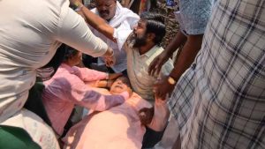 बंगाल में हड़कंप: कल्याण बनर्जी घायल, चंडीतला थाने के सामने बवाल बंगाल में हड़कंप: कल्याण बनर्जी घायल, चंडीतला थाने के सामने बवाल