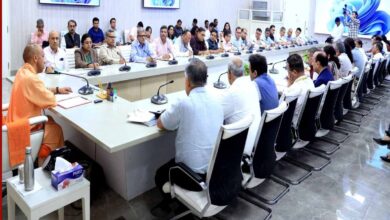 सीएम योगी ने वर्क फ्रॉम होम और सार्वजनिक परिवहन को बढ़ावा देने की दी अपील