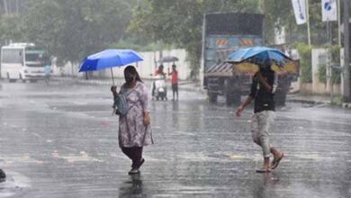 यूपी मौसम अपडेट: बारिश से गिरा तापमान, 4-5 मई को तेज आंधी और बूंदाबांदी के आसार