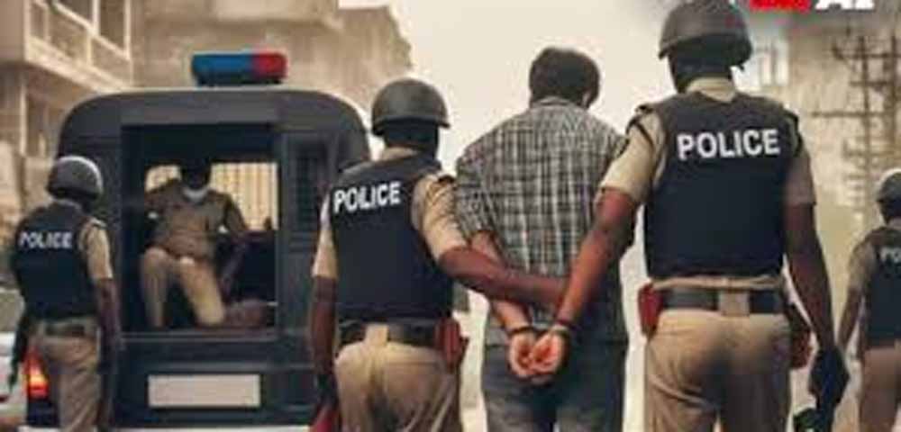 चंडीगढ़िया मोहल्ले में पुलिस की छापेमारी, 5.71 लाख रुपये बरामद