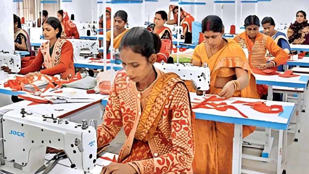 ग्रामीण महिलाओं ने बदली गांव की तस्वीर, जीविका दीदियां बन रहीं आत्मनिर्भरता की मिसाल