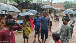 भंडारा खाकर लौट रहे लोगों पर गिरी बिजली, अनूपपुर में दो की मौत और एक घायल भंडारा खाकर लौट रहे लोगों पर गिरी बिजली, अनूपपुर में दो की मौत और एक घायल