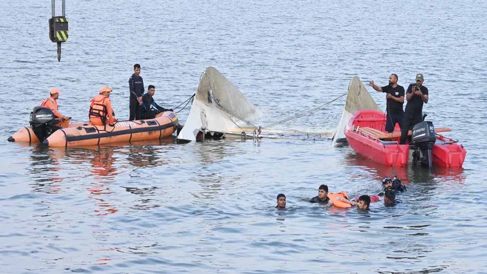 Bargi Cruise हादसा: चश्मदीद का दावा- एम्बुलेंस में नहीं था मेडिकल स्टाफ, जांच टीम को दिए वीडियो सबूत Bargi Cruise हादसा: चश्मदीद का दावा- एम्बुलेंस में नहीं था मेडिकल स्टाफ, जांच टीम को दिए वीडियो सबूत