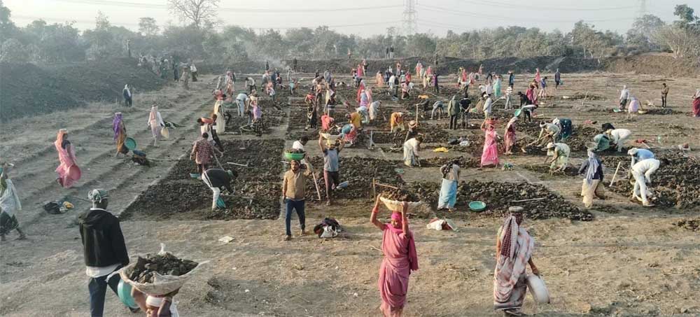 तालाबों के जीर्णोद्धार से संवर रहे गांव, जल संरक्षण और आजीविका को मिल रहा नया आधार