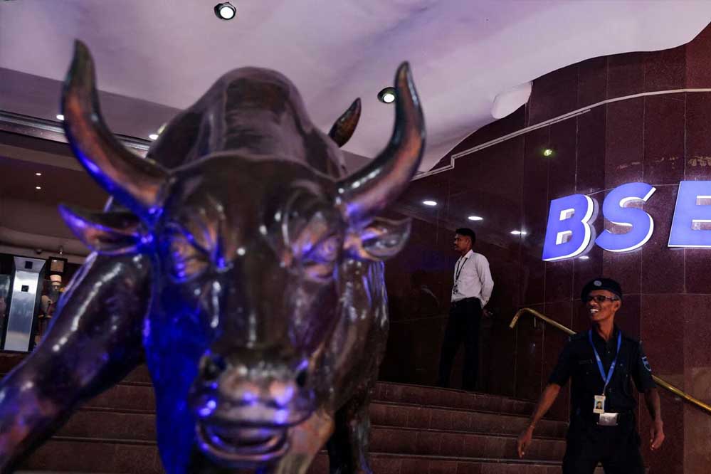 कच्चे तेल में गिरावट का बाजार पर असर, Sensex 76,220 के पार; Nifty भी 24,000 के ऊपर कच्चे तेल में गिरावट का बाजार पर असर, Sensex 76,220 के पार; Nifty भी 24,000 के ऊपर