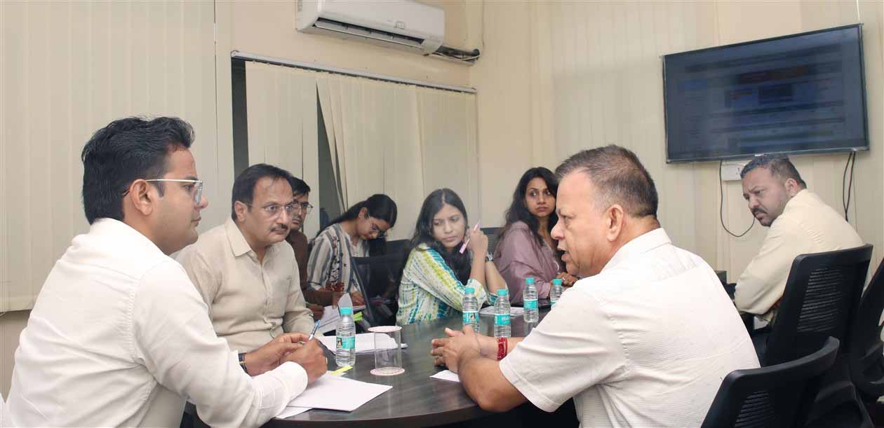 181 हेल्पलाइन पर त्वरित समाधान की समीक्षा, नथमल डिडेल ने लंबित मामलों पर जताई सख्ती 181 हेल्पलाइन पर त्वरित समाधान की समीक्षा, नथमल डिडेल ने लंबित मामलों पर जताई सख्ती