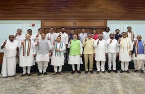 संवैधानिक संशोधन बिल पर नजर, एनडीए बढ़ा रहा है संख्याबल