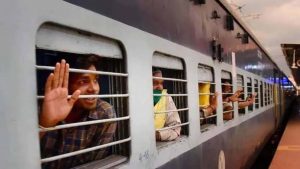 परीक्षा देने वालों को बड़ी राहत: 23 और 24 जून को दौड़ेंगी 13 विशेष ट्रेनें परीक्षा देने वालों को बड़ी राहत: 23 और 24 जून को दौड़ेंगी 13 विशेष ट्रेनें