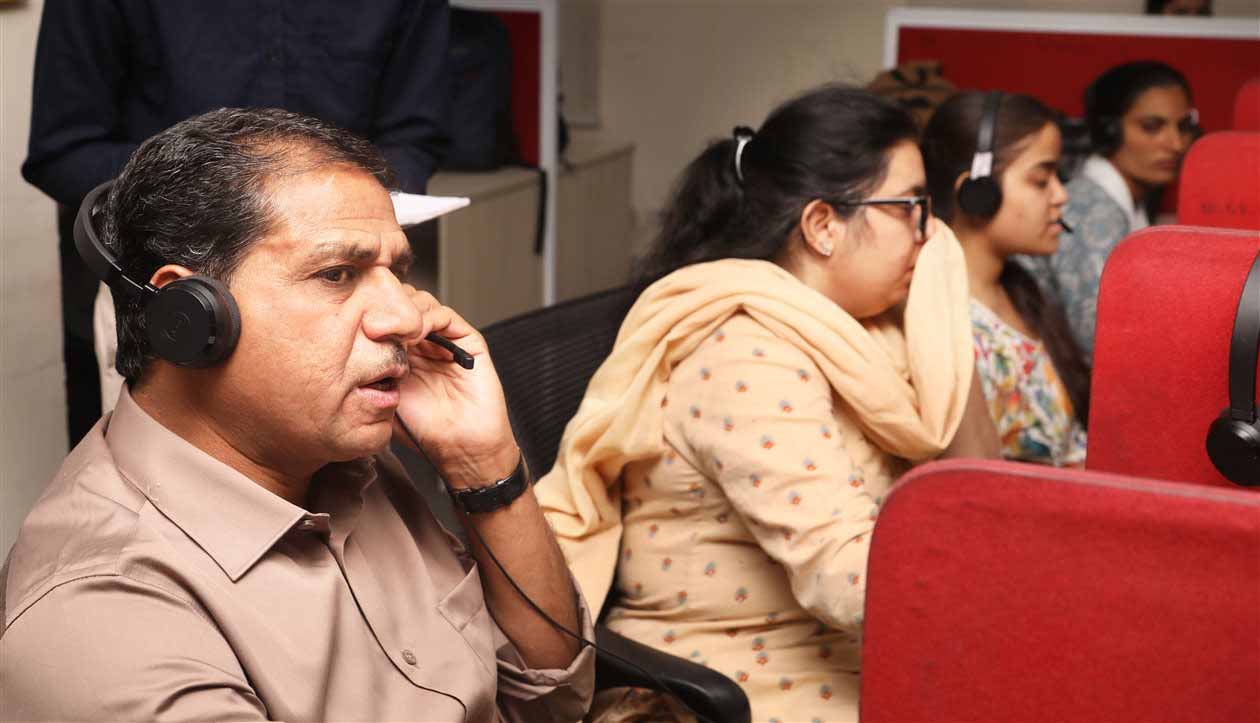 जैसलमेर में कॉल सेंटर निरीक्षण: पेयजल और बिजली शिकायतों का तुरंत समाधान