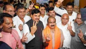 ओरछा के हरदौल बैठका से जुड़ा है महेश केवट का परिवार, अब राज्यसभा उम्मीदवार बनकर चर्चा में ओरछा के हरदौल बैठका से जुड़ा है महेश केवट का परिवार, अब राज्यसभा उम्मीदवार बनकर चर्चा में
