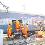 पतरातू यार्ड में मॉक ड्रिल: आपात स्थिति में यात्रियों को बचाने का किया गया अभ्यास