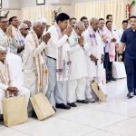 जिन खेतों से उड़ते जहाज देखते थे किसान, आज उसी जमीन से भर ली आसमान की उड़ान