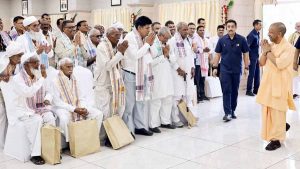 जिन खेतों से उड़ते जहाज देखते थे किसान, आज उसी जमीन से भर ली आसमान की उड़ान