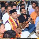 प्रधानमंत्री मोदी के 12 वर्ष पूर्ण होने पर खेड़ापति हनुमान मंदिर में भव्य महाआरती