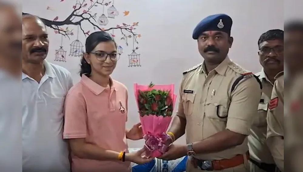 मध्यप्रदेश की बेटी का कमाल! प्रिया मालवीय ने इंडियन एयरफोर्स में पाई फ्लाइंग ऑफिसर की रैंक मध्यप्रदेश की बेटी का कमाल! प्रिया मालवीय ने इंडियन एयरफोर्स में पाई फ्लाइंग ऑफिसर की रैंक