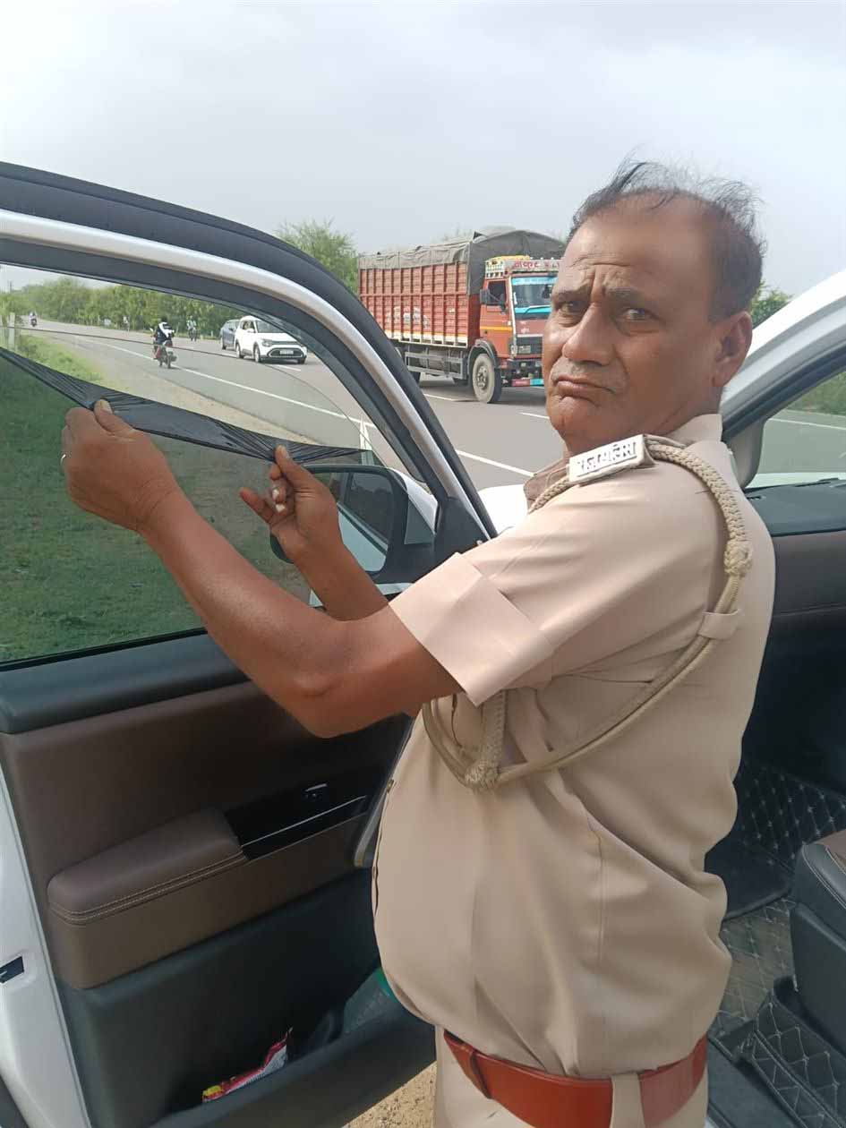 ब्लैक फिल्म से लेकर हूटर तक, राजस्थान पुलिस का बड़ा अभियान जारी