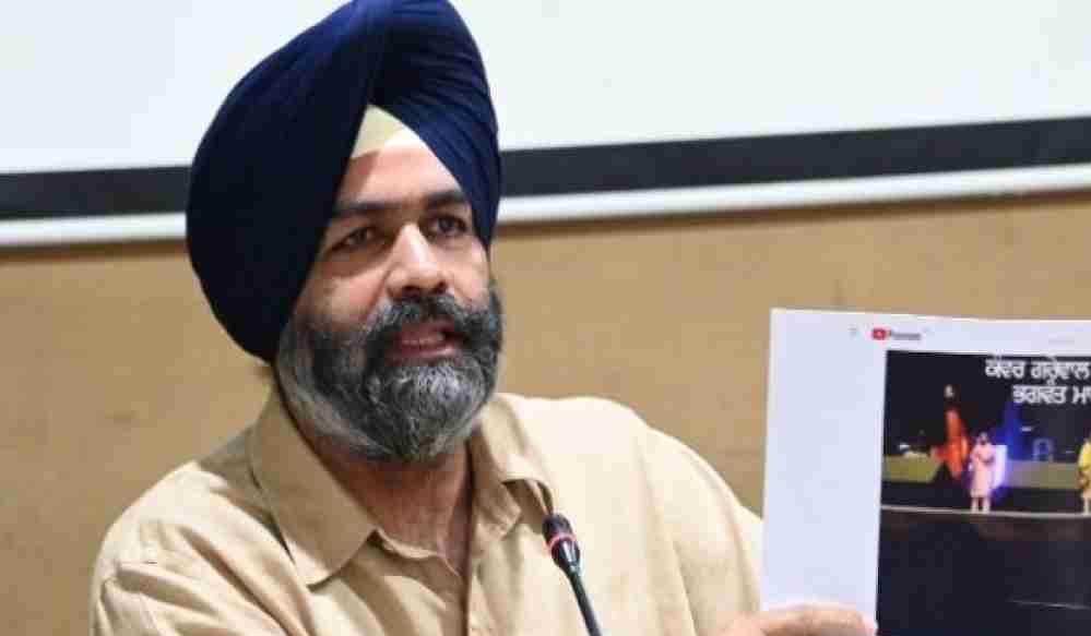 बंटी रोमाणा को कनाडा में रोका गया, पंजाब में दर्ज केस बने वजह; एयरपोर्ट से वापस भेजे गए बंटी रोमाणा को कनाडा में रोका गया, पंजाब में दर्ज केस बने वजह; एयरपोर्ट से वापस भेजे गए