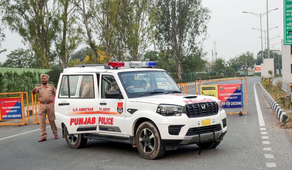 ग्रेनेड केस में पुलिस को सफलता, दो आरोपी दबोचे गए; पिस्टल और नशीला पदार्थ भी मिला ग्रेनेड केस में पुलिस को सफलता, दो आरोपी दबोचे गए; पिस्टल और नशीला पदार्थ भी मिला