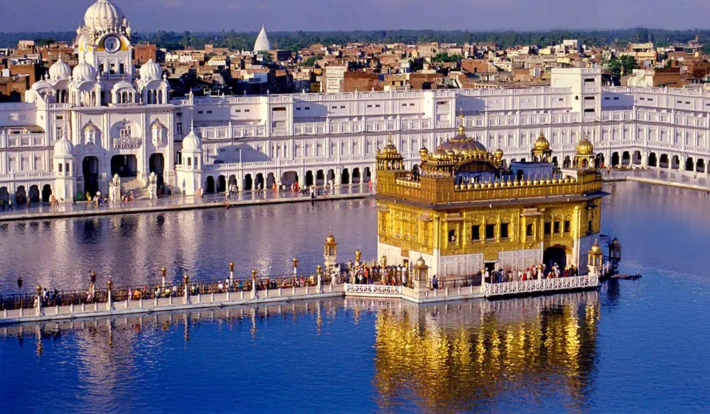 श्री हरमंदिर साहिब परिसर में हंगामा, युवक की हरकत से मचा बवाल; SGPC अध्यक्ष ने दिए जांच के आदेश श्री हरमंदिर साहिब परिसर में हंगामा, युवक की हरकत से मचा बवाल; SGPC अध्यक्ष ने दिए जांच के आदेश