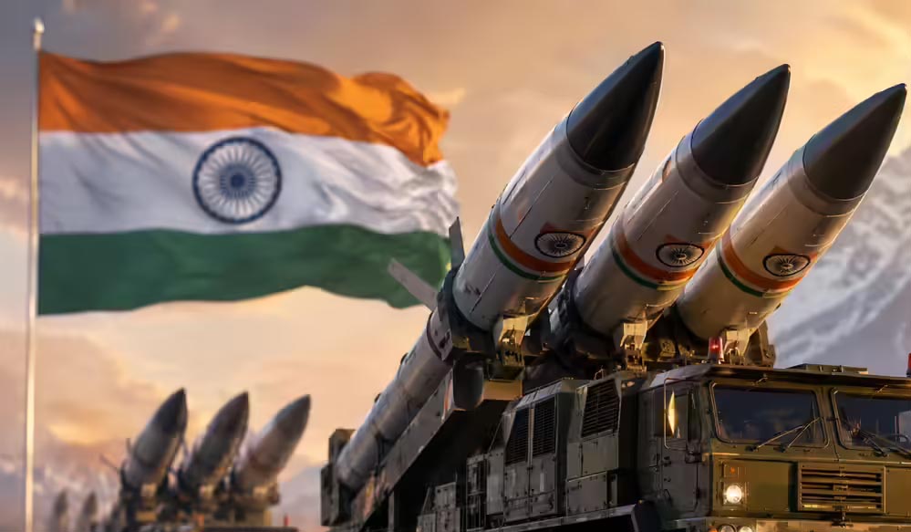 पहली बार 12 परमाणु हथियार तैनात करने की रिपोर्ट से PAK में खलबली, सामने आया बड़ा रिएक्शन