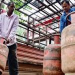 रसोई गैस पर महंगाई का वार, सालभर में LPG सिलेंडर 89 रुपये तक महंगा