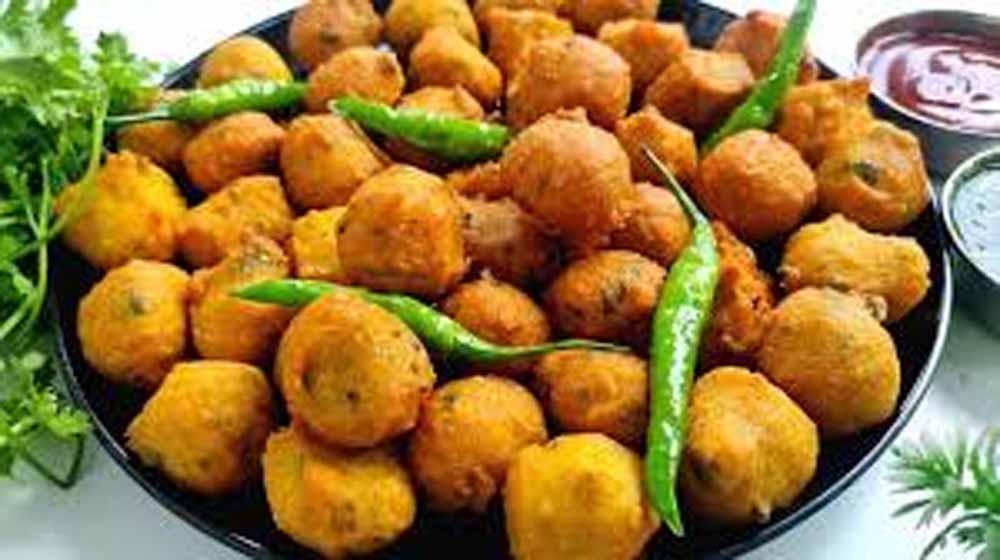 मूंग दाल पकौड़ी की सब्जी: गर्मियों में चटपटा और स्वादिष्ट लंच का परफेक्ट विकल्प