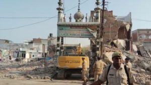 दालमंडी में फिलहाल नहीं चलेगा बुलडोजर, हाईकोर्ट के आदेश से प्रशासनिक कार्रवाई पर ब्रेक दालमंडी में फिलहाल नहीं चलेगा बुलडोजर, हाईकोर्ट के आदेश से प्रशासनिक कार्रवाई पर ब्रेक