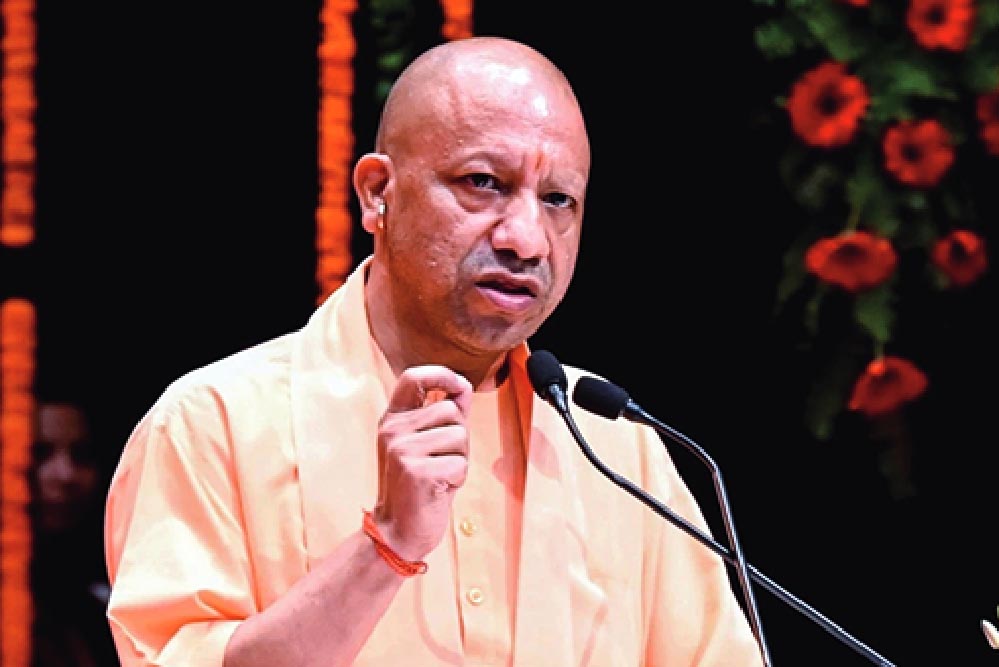 सीएम योगी बोले- बाबा विश्वनाथ और मां गंगा ने पीएम मोदी को दिया गरीबों का दर्द दूर करने का सामर्थ्य
