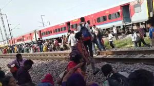 खजुराहो-उदयपुर इंटरसिटी में मची भगदड़, मोबाइल ब्लास्ट की अफवाह के बीच 4 लोगों ने गंवाई जान