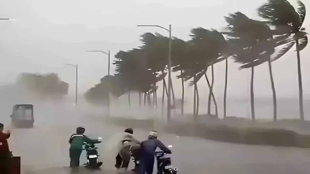 भीषण गर्मी से राहत की उम्मीद, दिल्ली में अगले कुछ दिनों तक बारिश और तेज हवाओं का अनुमान