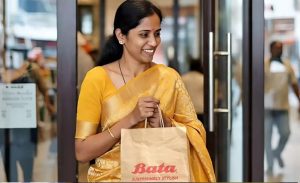 Bata Carry Bag Case: 6 रुपये के बैग पर उपभोक्ता आयोग सख्त, कंपनी पर लगा 10 हजार रुपये का जुर्माना