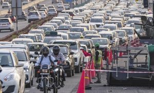 मेट्रो और फ्लाइओवर प्रोजेक्ट्स से बढ़ी परेशानी, भोपाल में 15 किलोमीटर तक ट्रैफिक का दबाव