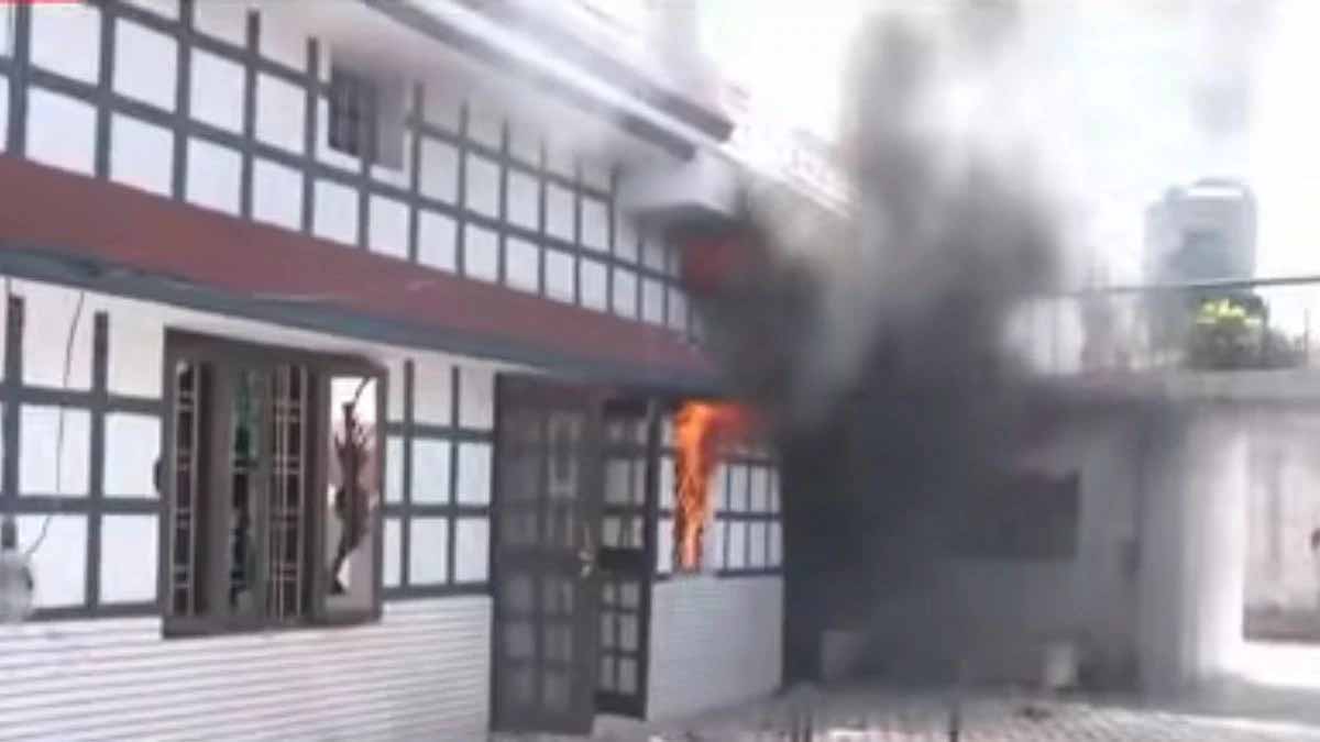 बैरागीवाला गांव में दो समुदायों की झड़प का CCTV आया सामने, एक की मौत से बढ़ा तनाव बैरागीवाला गांव में दो समुदायों की झड़प का CCTV आया सामने, एक की मौत से बढ़ा तनाव