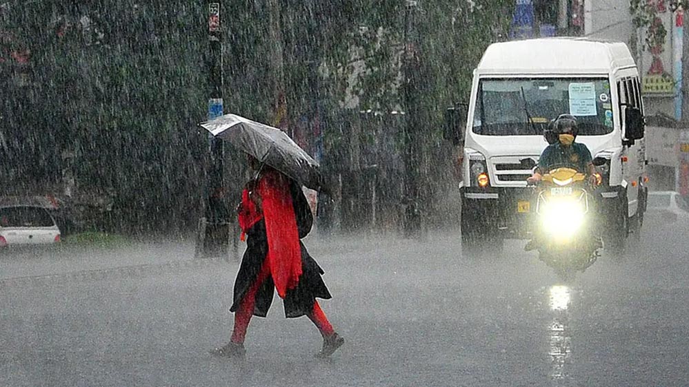 Heatwave के बीच बारिश का कहर, 7 राज्यों में अगले एक हफ्ते तक भारी से बहुत भारी बारिश की चेतावनी