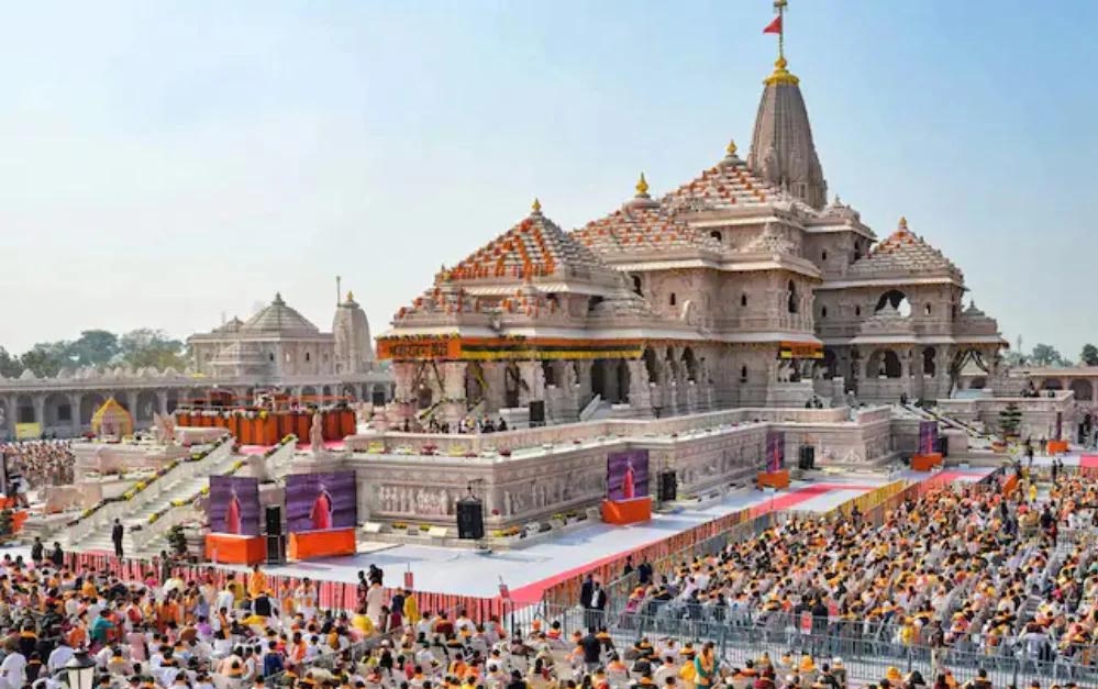 राम मंदिर ट्रस्ट का बड़ा फैसला: चढ़ावा गिनने वाले कर्मियों की वर्दी से हटेंगी जेबें राम मंदिर ट्रस्ट का बड़ा फैसला: चढ़ावा गिनने वाले कर्मियों की वर्दी से हटेंगी जेबें