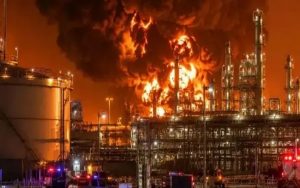 कतर में मौत का धमाका! LNG प्लांट हादसे में 12 भारतीयों सहित 13 की जान गई, 66 घायल कतर में मौत का धमाका! LNG प्लांट हादसे में 12 भारतीयों सहित 13 की जान गई, 66 घायल