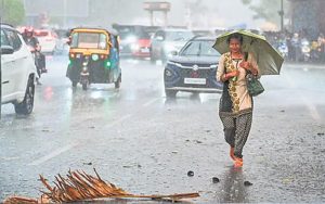 लेट हो रहा मानसून, लेकिन बारिश बनी राहत! पंजाब में पारा लुढ़का, अगले चार दिन यलो अलर्ट