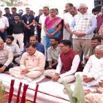 लखन लाल देवांगन और ओ.पी. चौधरी ने किया गारमेंट मैन्युफैक्चरिंग यूनिट का भूमिपूजन