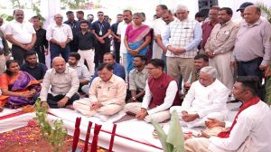 लखन लाल देवांगन और ओ.पी. चौधरी ने किया गारमेंट मैन्युफैक्चरिंग यूनिट का भूमिपूजन