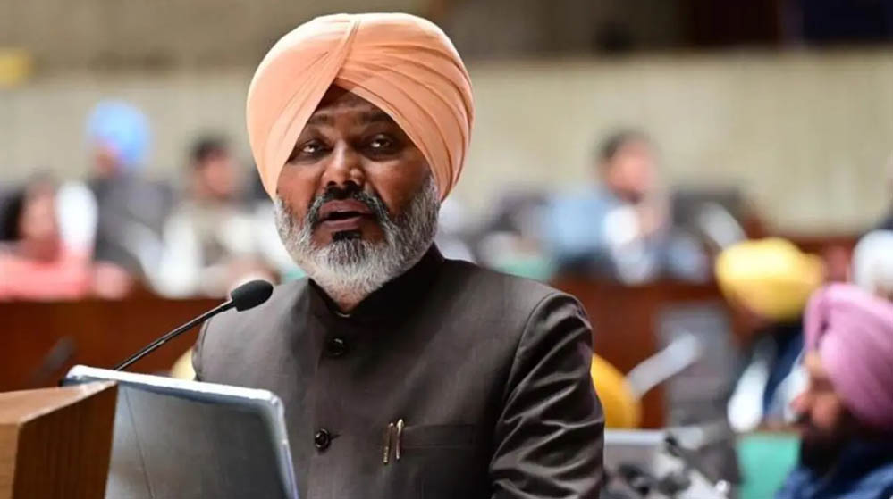 पासिंग फीस और अवैध वाहनों के मुद्दे पर सरकार गंभीर, मंत्री चीमा ने ऑपरेटरों को दिया आश्वासन